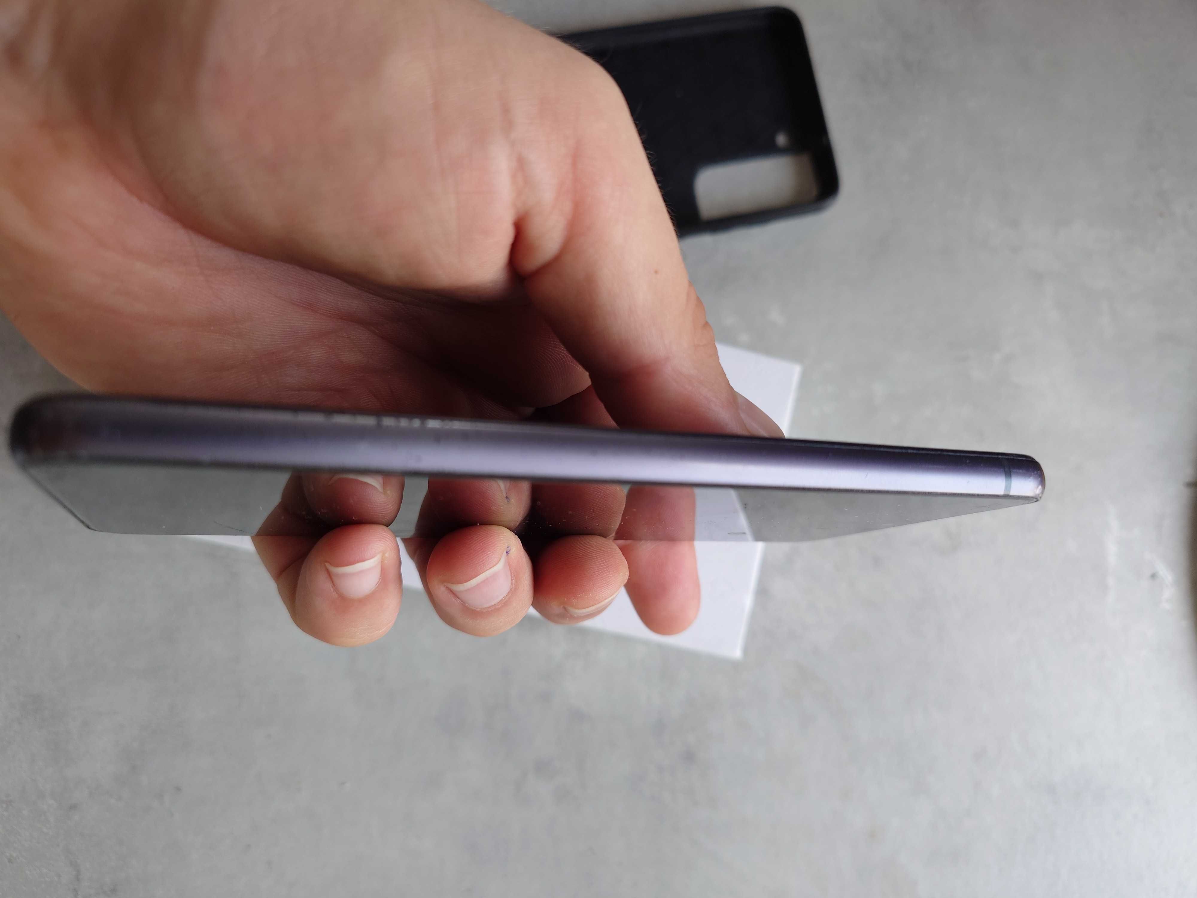 Samsung Galaxy S21 FE, stan dobry, wszystko sprawne