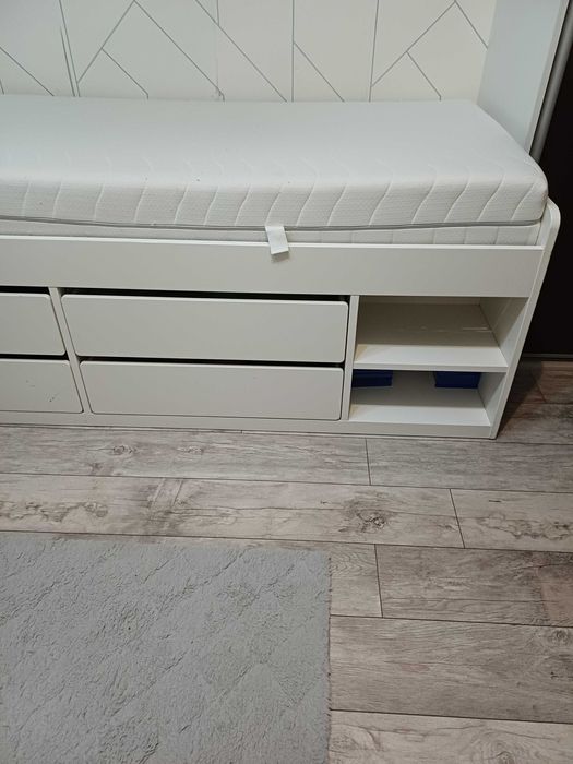 Łóżko z materacem 90×200