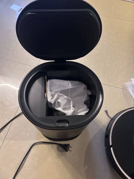 Robot sprzatajacy lenowo T1