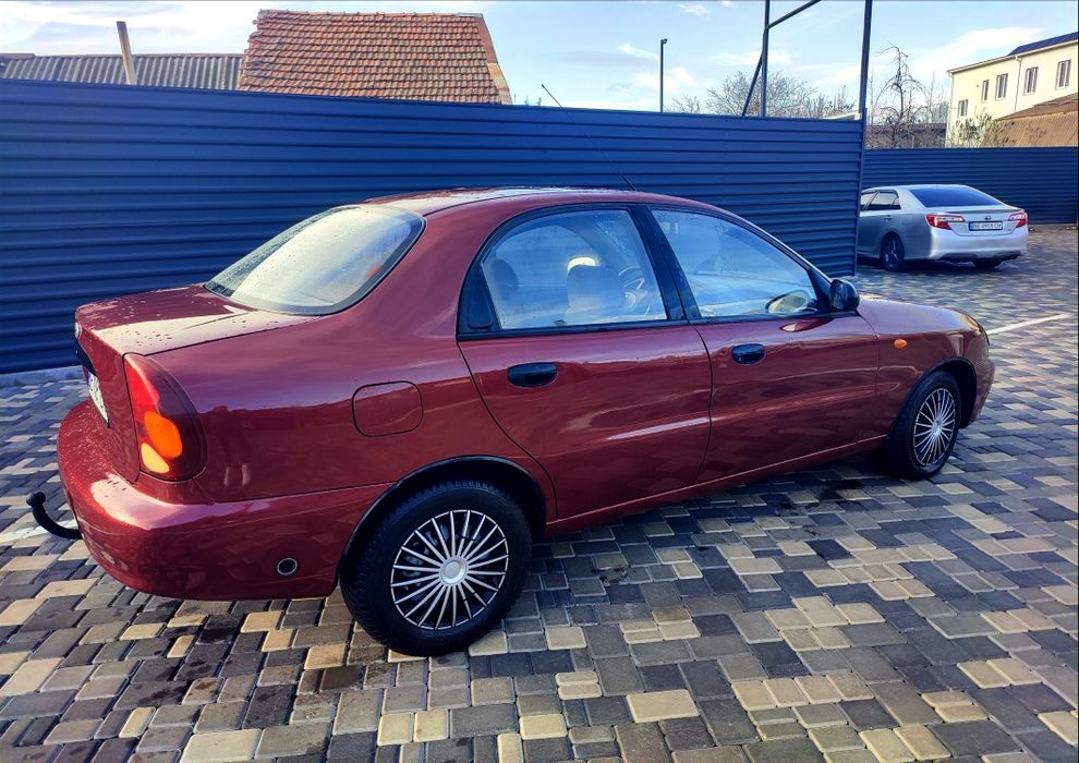 Продам Ланос SE комплектации.