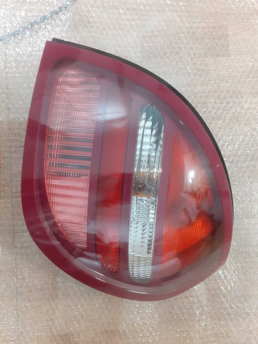 Nissan Almera  farolim traseiro original