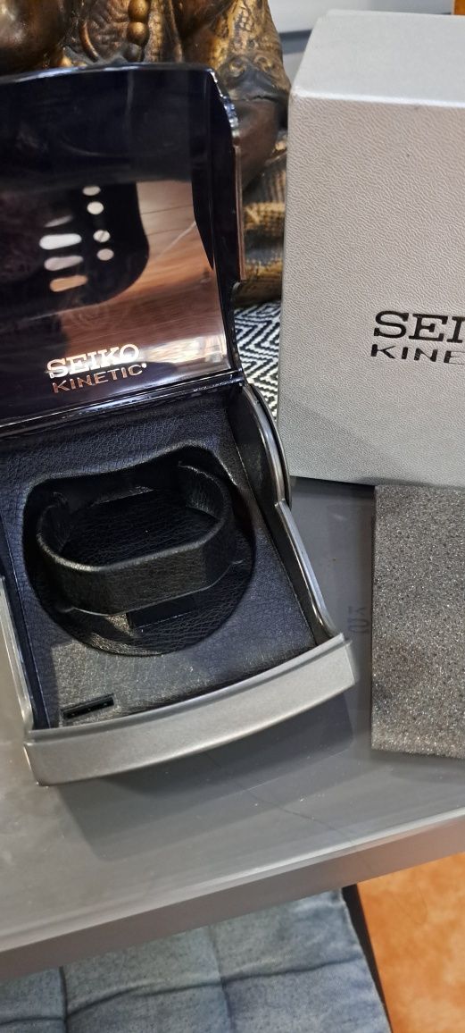 Caixa para relógio  Seiko kinetic.