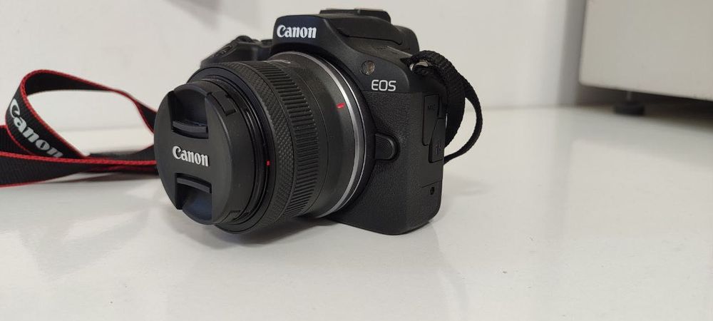 Продам Canon r 100 стан новий