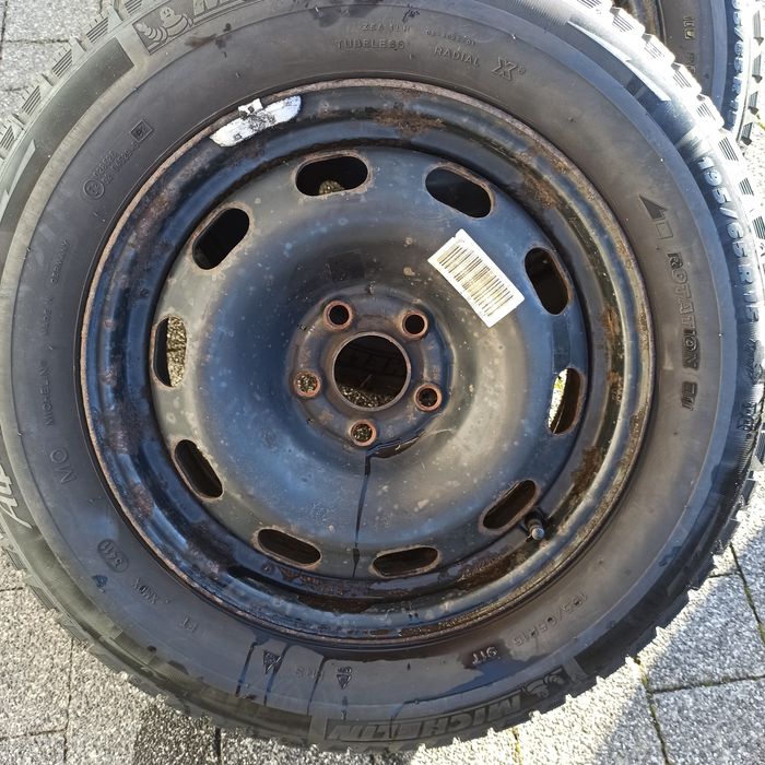 Felgi VW 15" wraz z oponami zimowymi