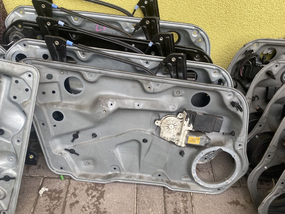 Склопідйомник Volkswagenй VAG Golf 4 Bora Гольф 4 Бора Skoda Octavia