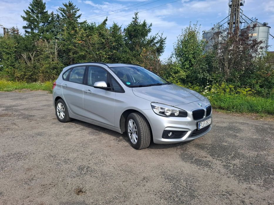 BMW Seria 2 Sprzedam auto marki BMW 218i z niezawodnym silnikiem 1.5 o mocy 136KM