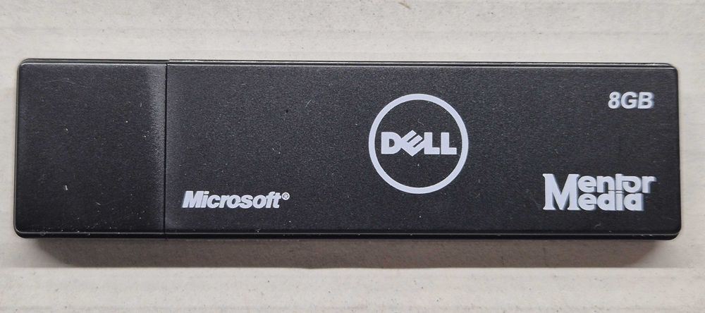 USB Dell 8 Gb com Windows 8.1 64 bit português64552538628739121