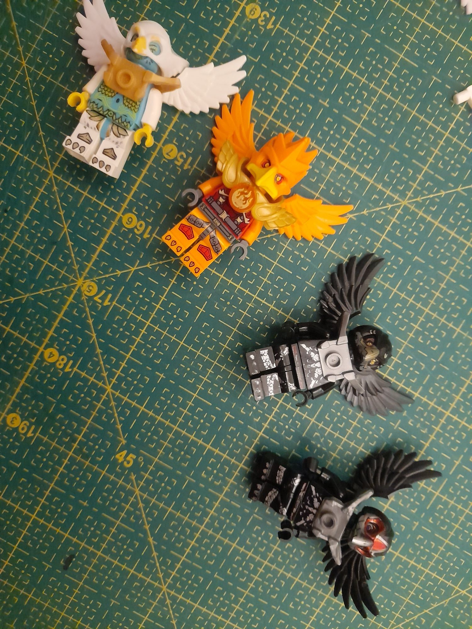 Zestaw 9 figurek lego i kompatybilnych - chima + brelok + dodatki