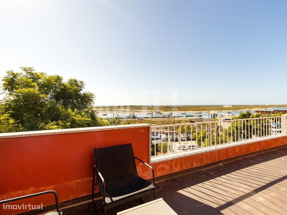 Prédio com apartamentos T2, em Cabanas, Tavira, Algarve