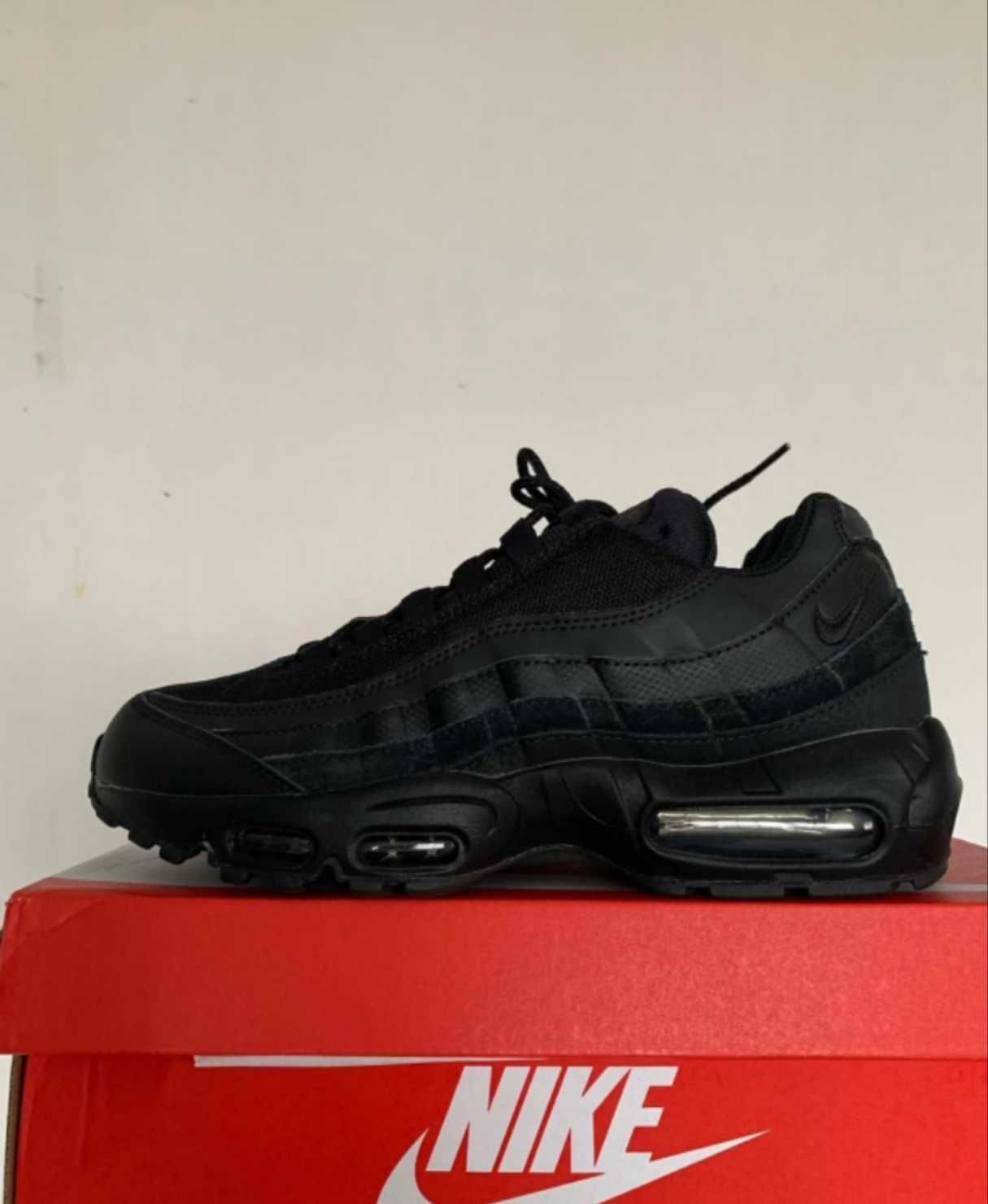 Nike Air Max 95 EssentialTriple Black R.43