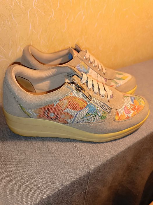 Кожаные женские туфли на танкетке 37-38 размер