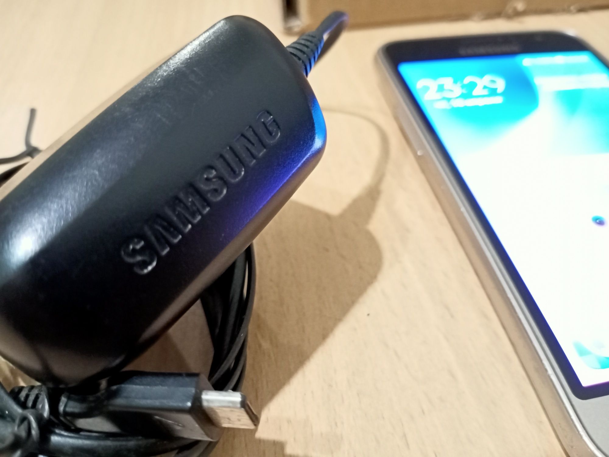 Продам смартфон от Samsung.