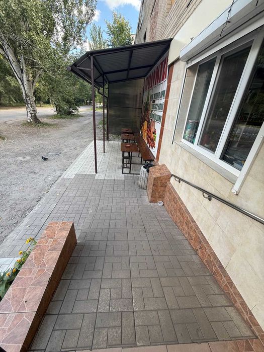 Продается действующий магазин. Хорошее место. Славянск.