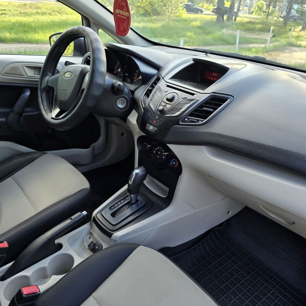 Ford Fiesta 2013 Автомат ! 1.6 Газ/бенз