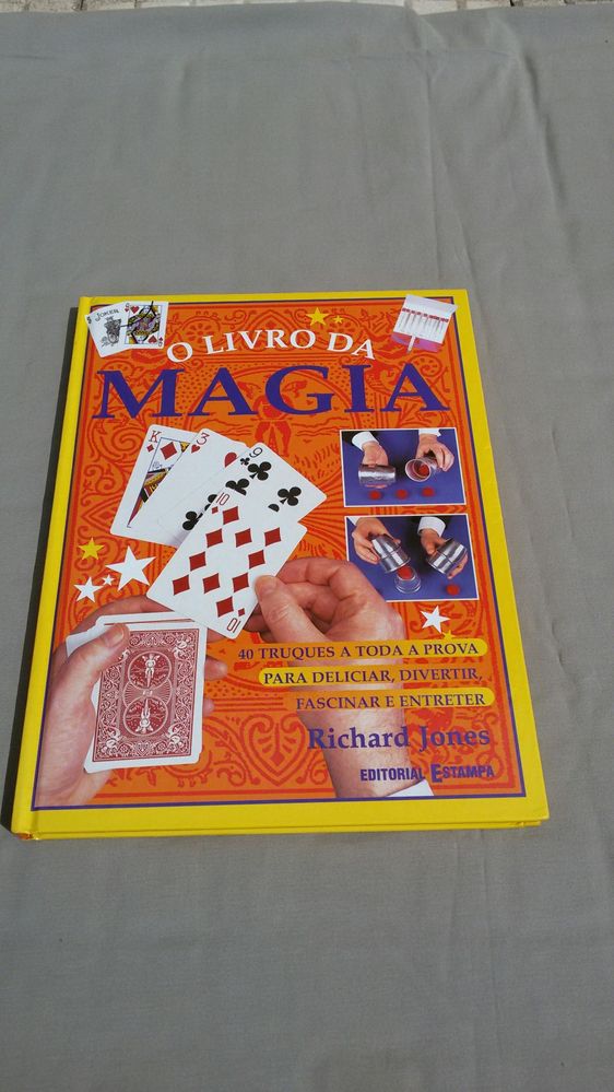 Livro de Magia - Richard Jones (2001)