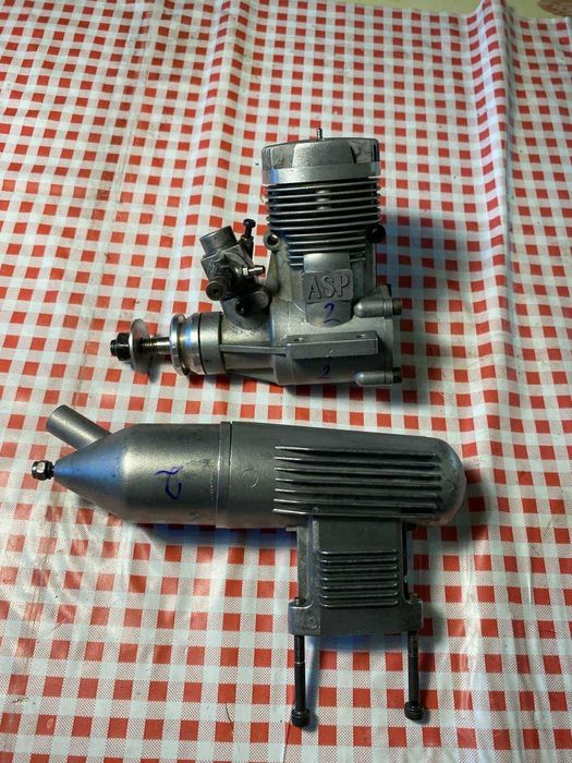 Silnik modelarski ASP 10 cm3 z tłumikiem