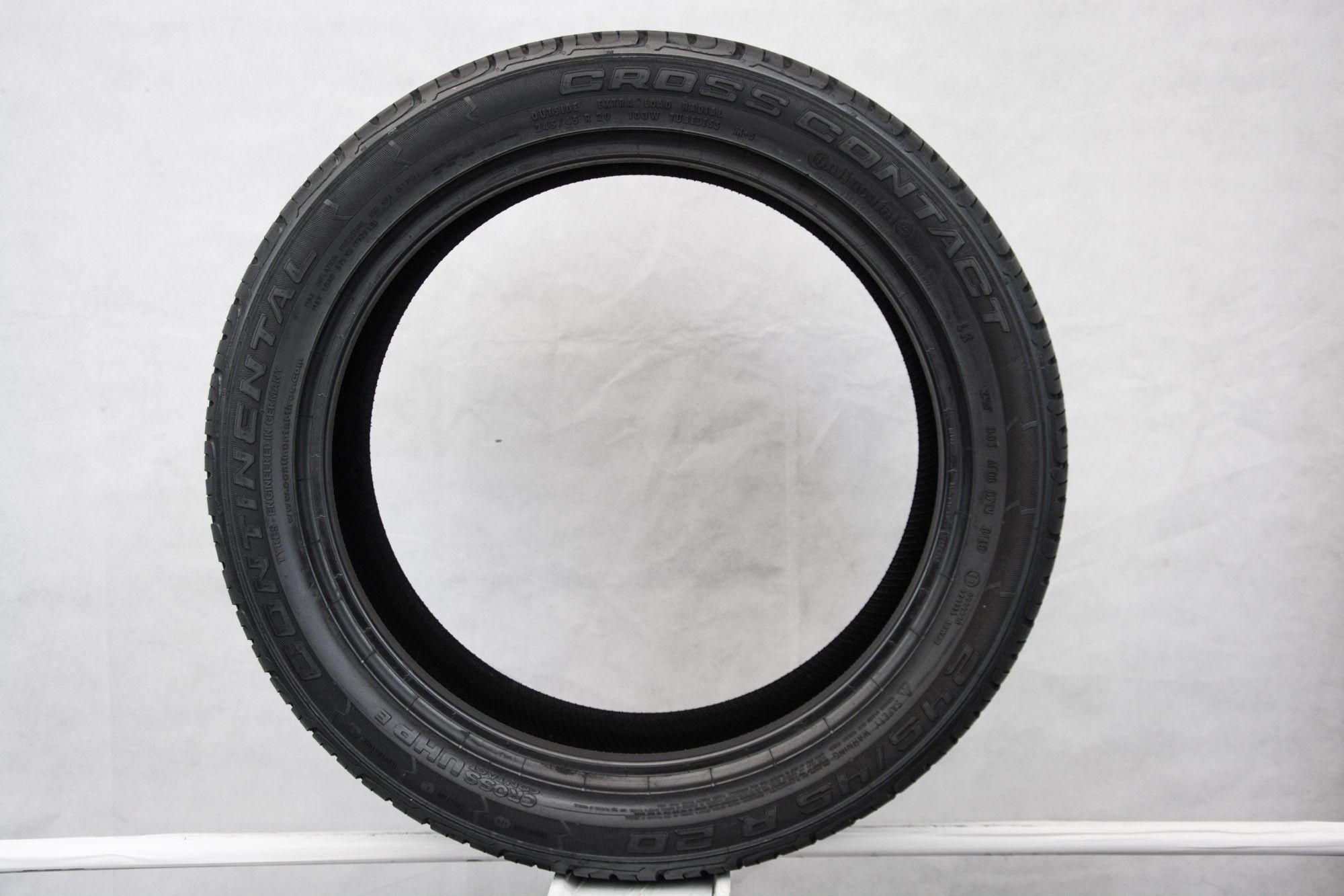 Opony 245/45R20 lato 245/45/20 CONTINENTAL (osobowe) OU11299
