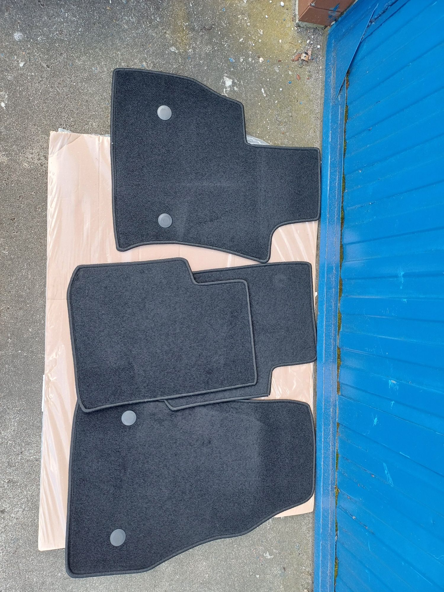 Dywaniki welurowe Fiat 500L 21-