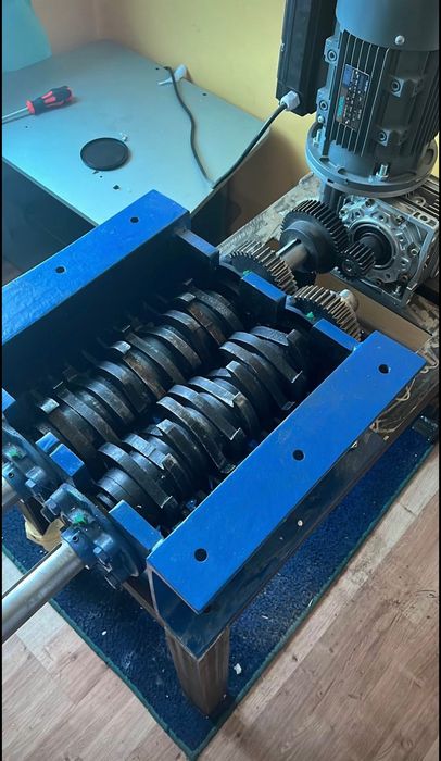 Solidny Rozdrabniacz Dwuwalowy Do Gałęzi