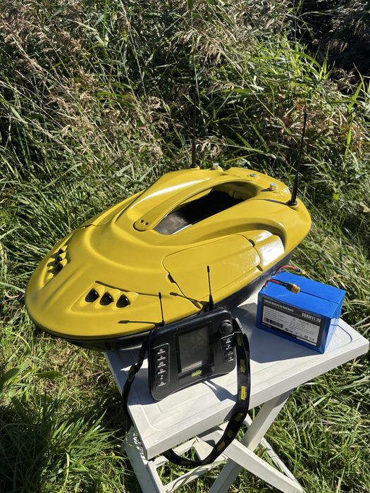 Łódka zanętowa Monster fishing S5