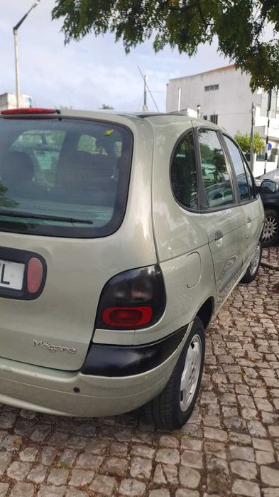 Renault scenic 1.4 8v 750 euros
