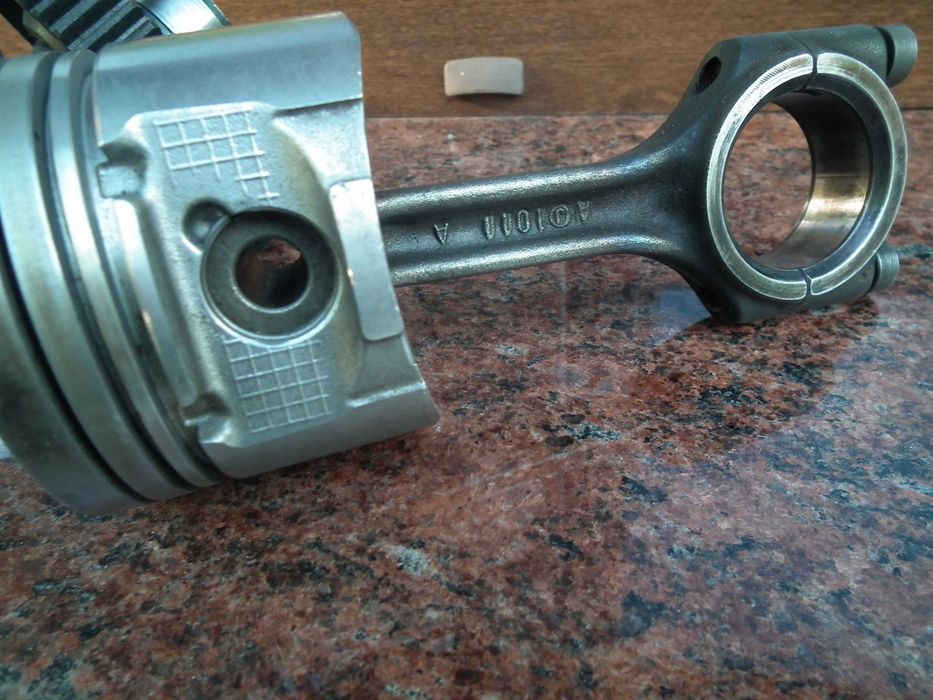 Hatz 1B30 wał tłok korbowód wałek rozrządu