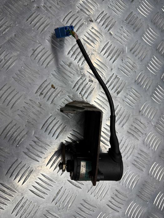 Датчик положения педали газа  opel vectra b 2.0dti  0281002296