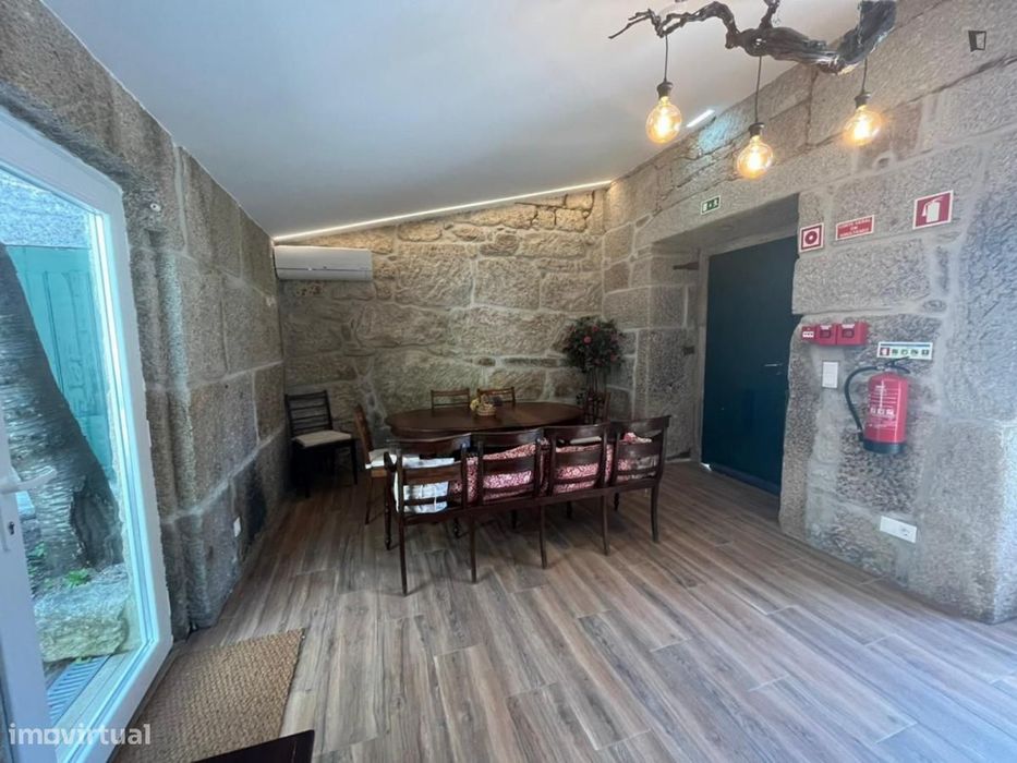 Quarto - localizado em Guarda