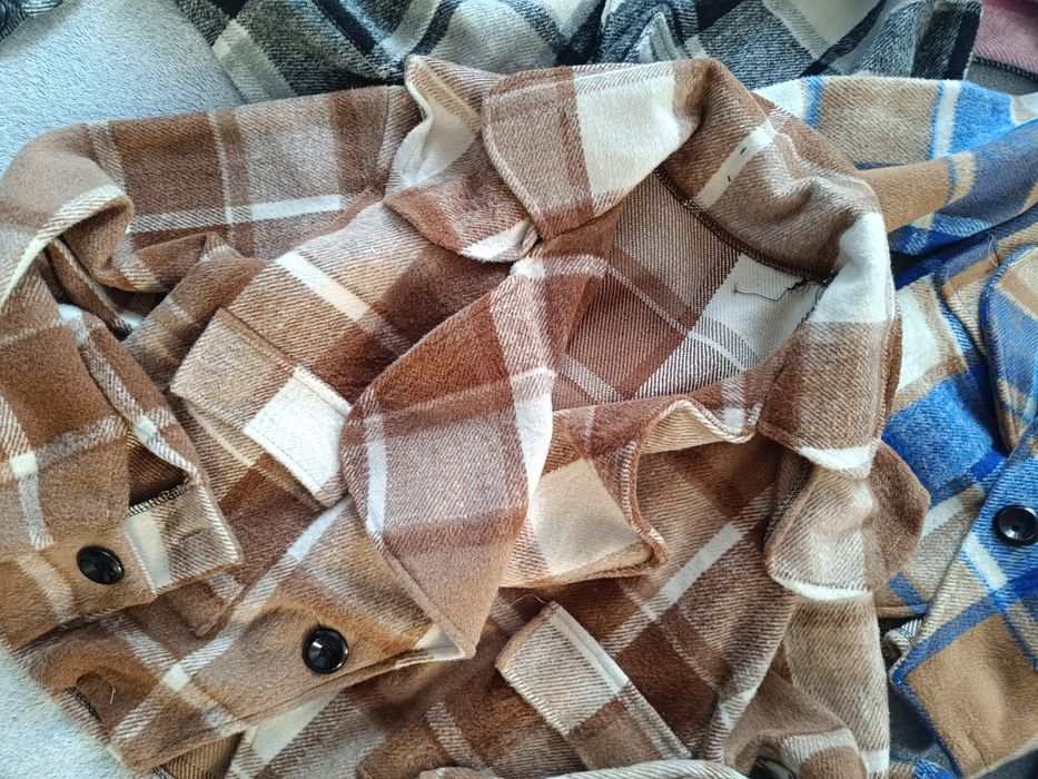 Krata kratka wiosenna kurtka narzutka kurteczka koszulowa guzik