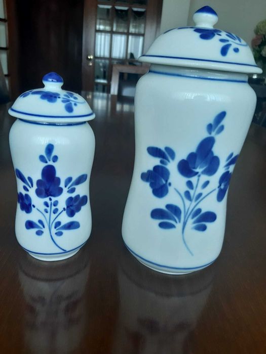 Potes com tampa de Viana do Castelo.