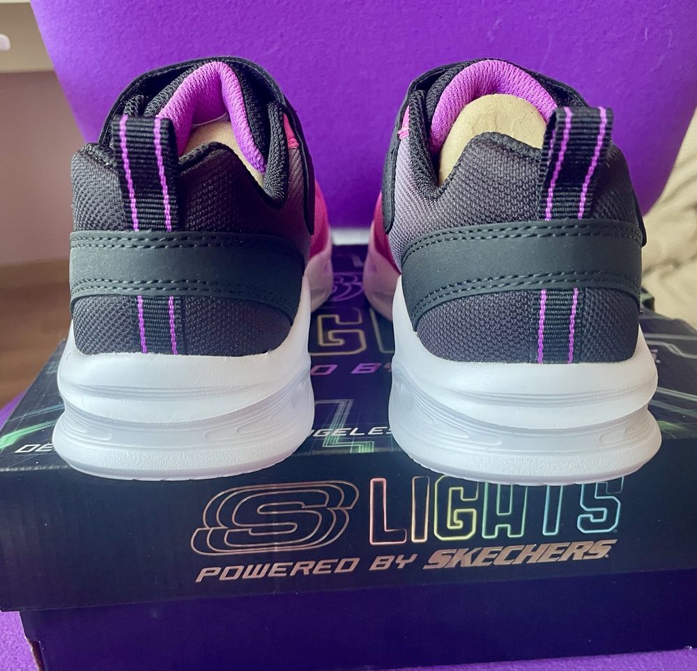 Нові светящиеся кроссовки кросівки що світяться Skechers 32р