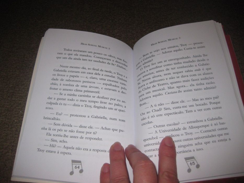 Livro "High School Musical 3-Último Ano"