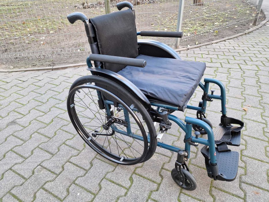 Wózek inwalidzki actywny Flexi Light ze stopów lekkich