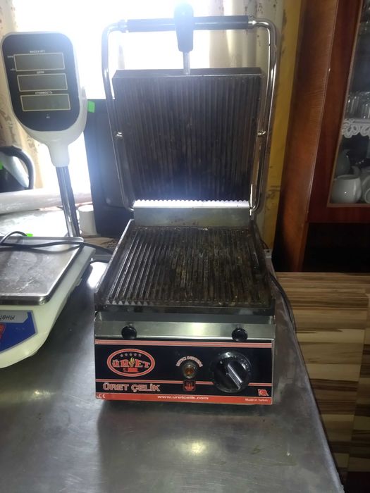 Прижемний електричний гриль