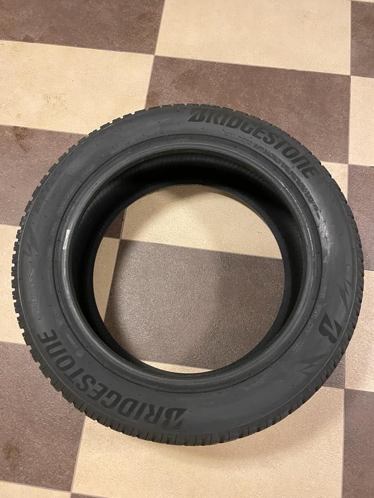 Opony zimowe Bridgestone 235/55R19 2023