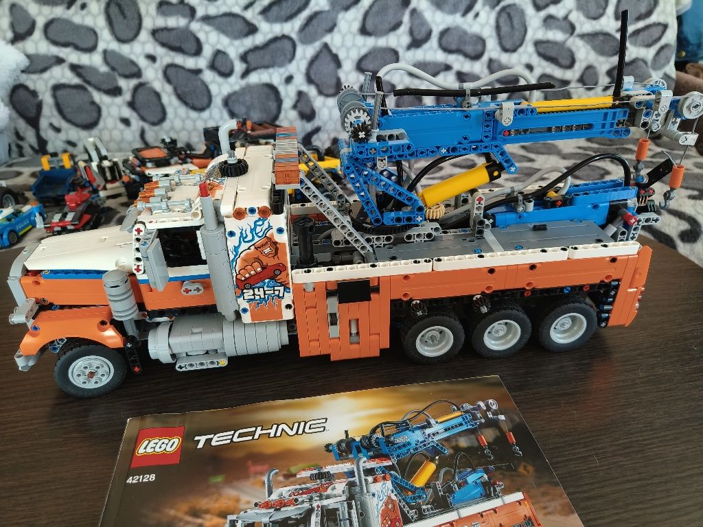 LEGO Technic Heavy-duty Tow Truck (42128)