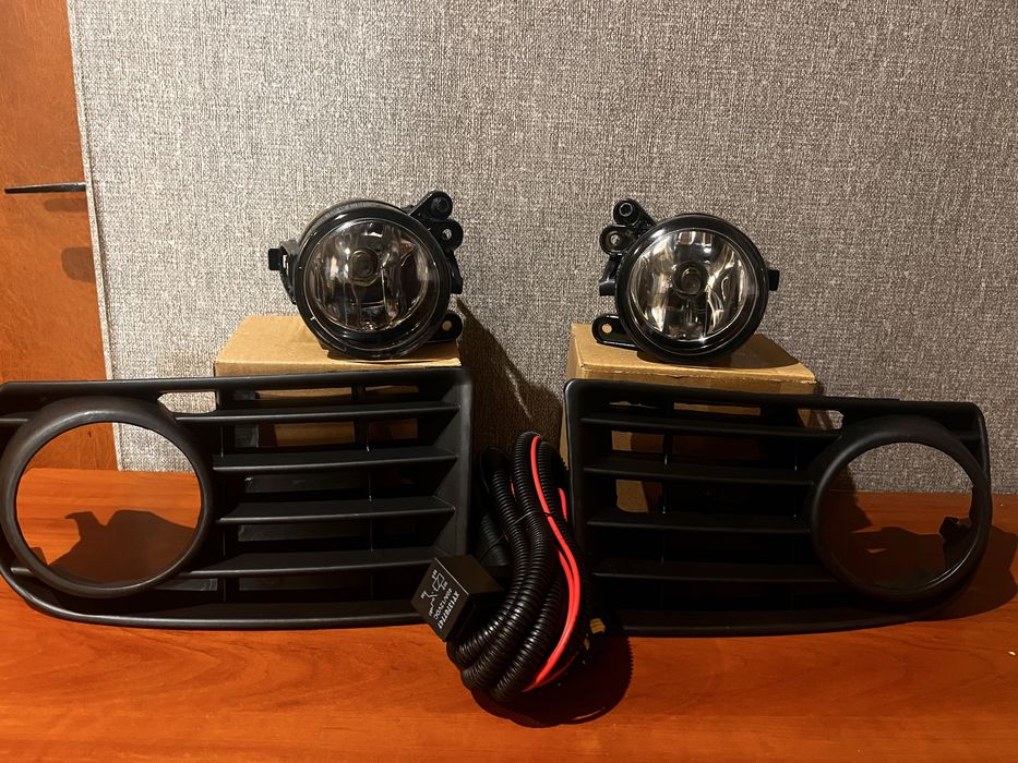 Комплект противотуманок Golf 5 (туманки, проводка, реле, решітки)