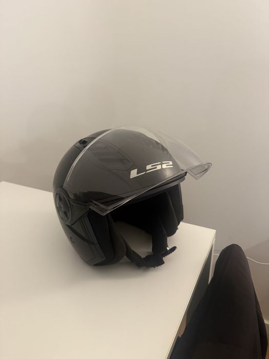 Capacete ls2 aberto