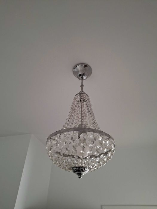 2 żyrandole w stylu glamour