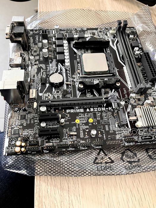 Placa-mãe + processador + GPU