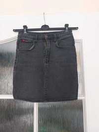 Spódnica jeansowa czarna vintage, z rozcięciem, na zamek