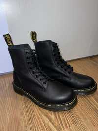 Klasyczne glany dr. martens