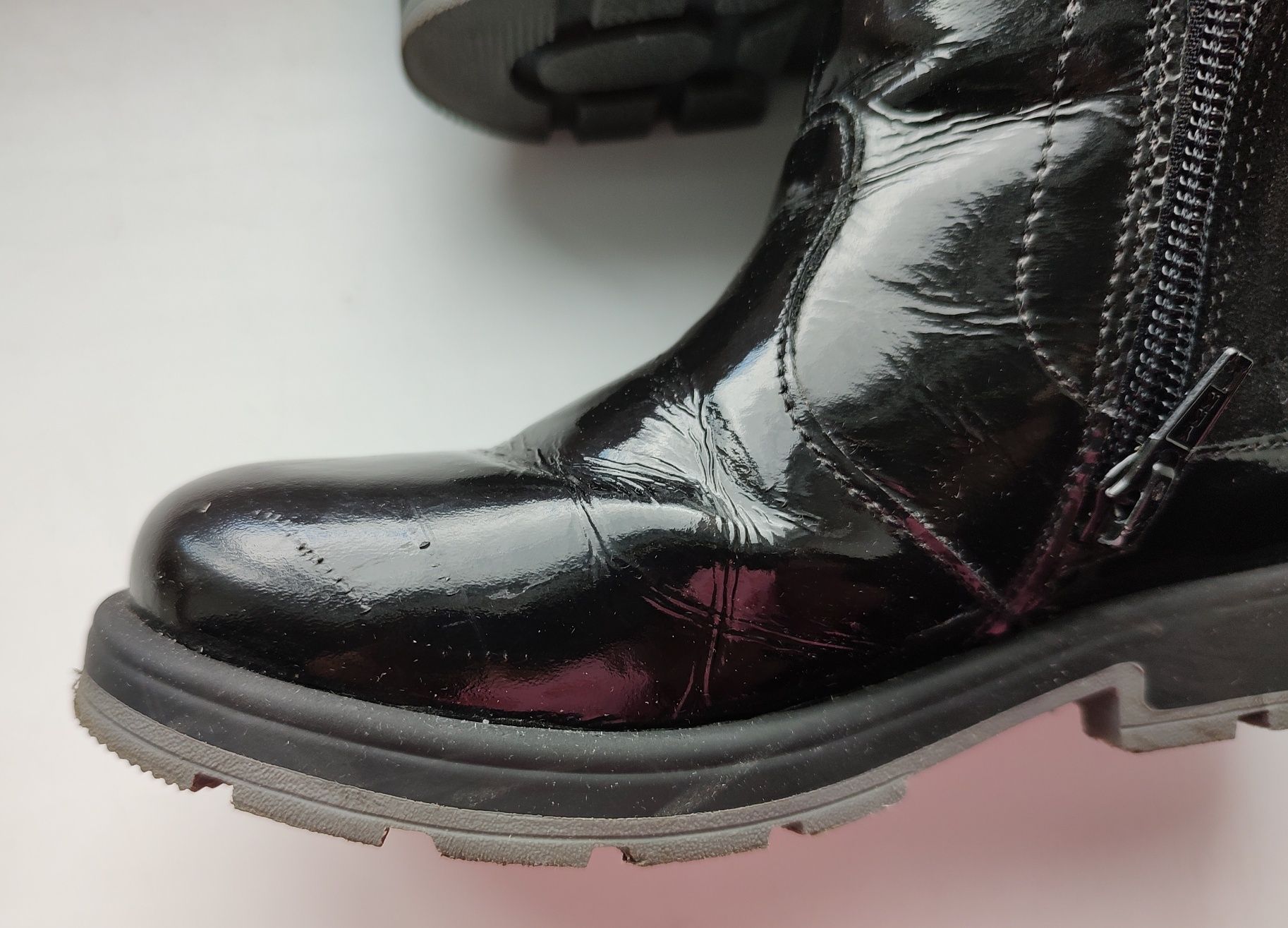 Buty, botki lakierowane dziewczęce, czarne Lasocki r.29