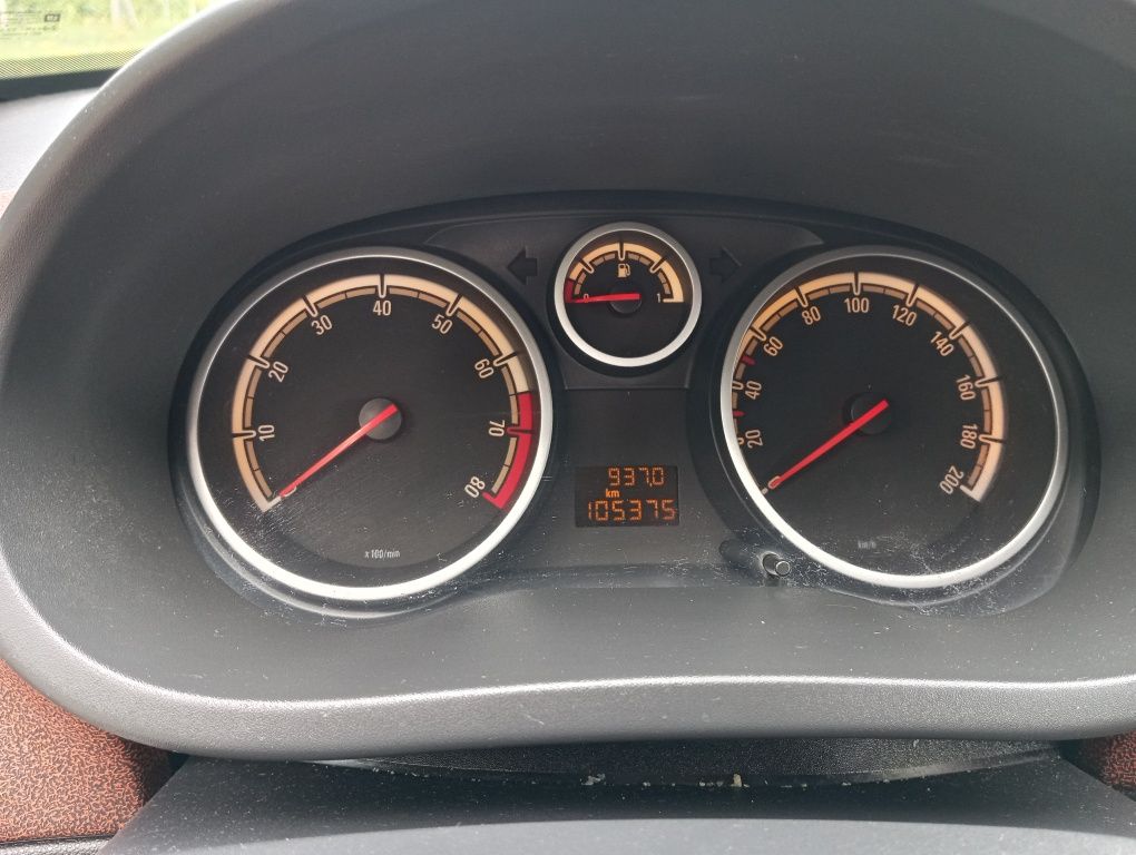 Opel Corsa 2011 pojemność 1,2 benzyna