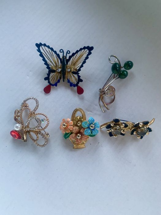 Броши значки прикраси