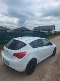 Opel Astra J 1.4i 2010r Klima/Alu/Warto