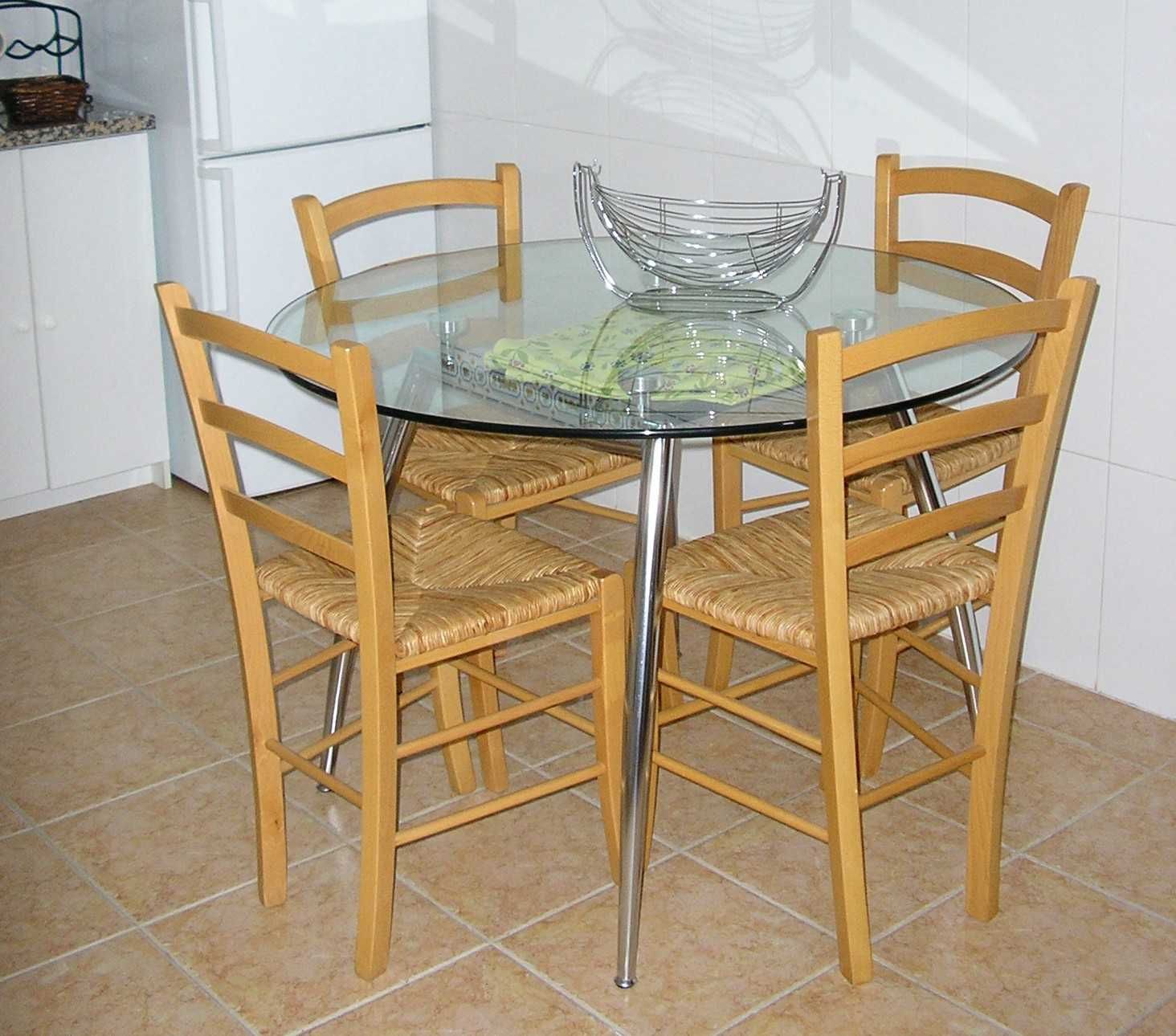Mobília de sala de jantar e vários.