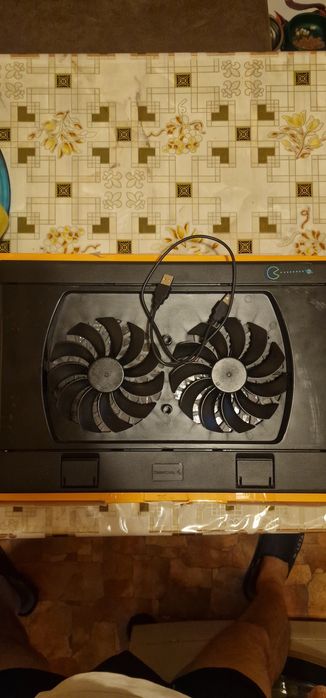 Подставка для охлаждения ноутбука