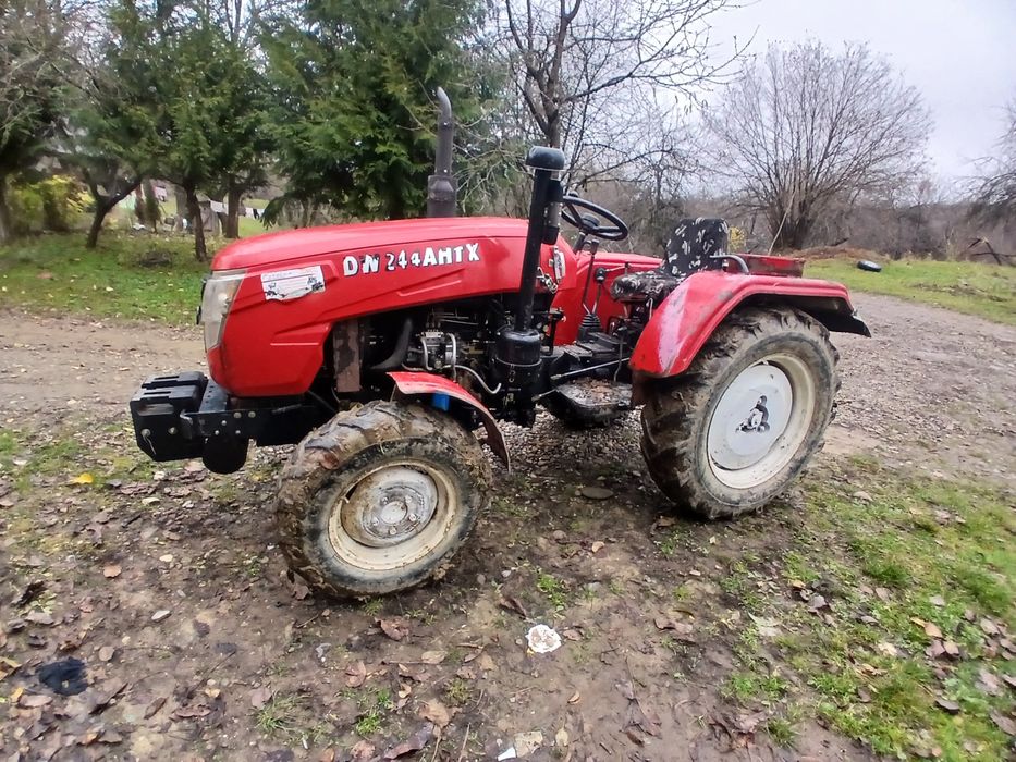 Продам трактор хінтай