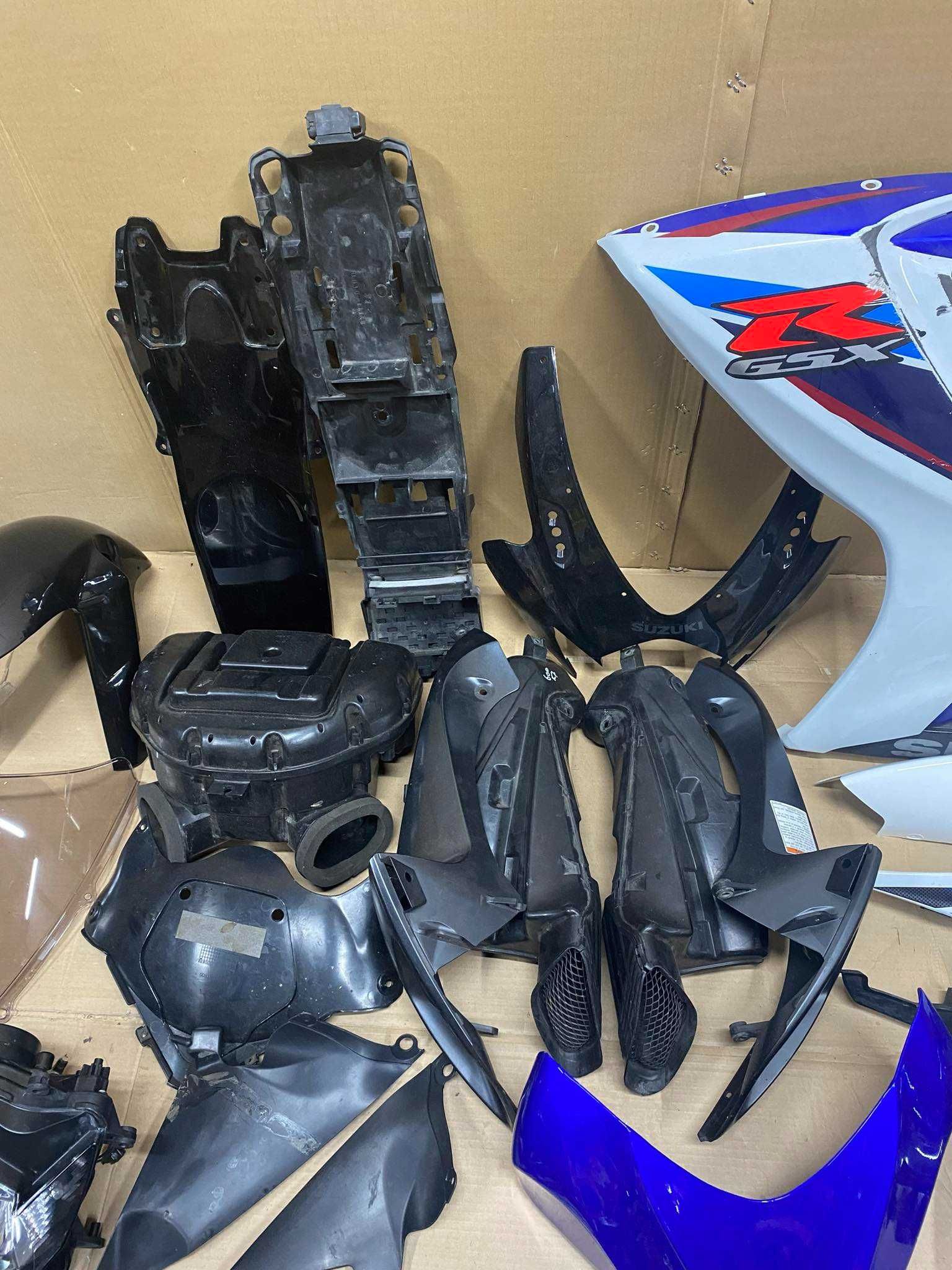 GSXR 600 750 K6 K7 owiewki bok lampa set lusterko bak nakładka szyba